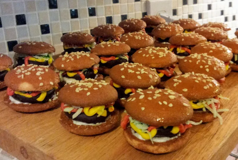 przepisy Herbatniki Burger Deluxe No-Bake