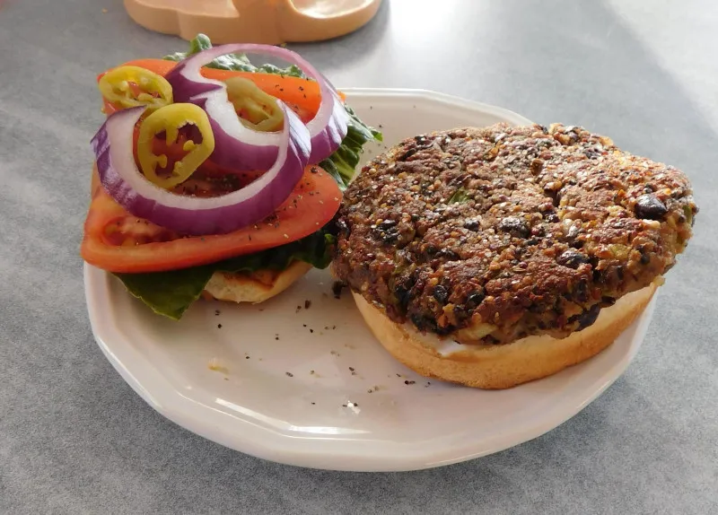 przepisy Burgery z czarną fasolą Quinoa