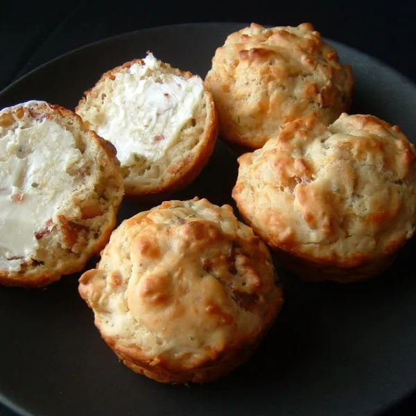 receta Muffins au bacon, au cheddar et à la ciboulette