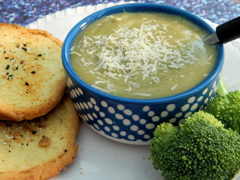 receta Produits laitiers -Soupe crémeuse au brocoli gratuite