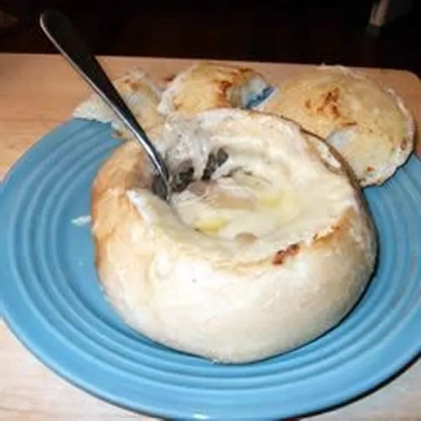 Przepis Francuska Zupa Cebulowa W Misce Chleba na Zakwasie