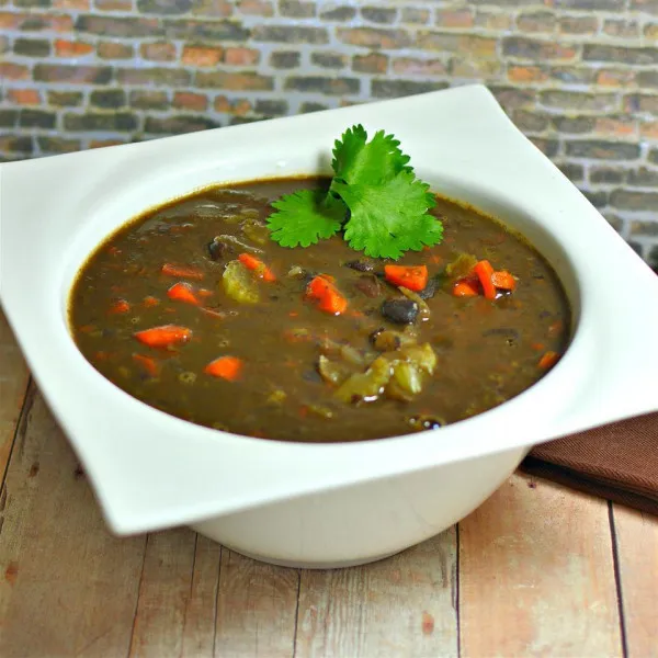 receta Sopa De Frijoles Negros Fácil Y Rápida