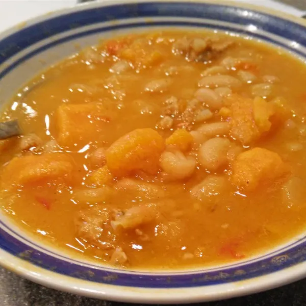 receta Soupe aux haricots noirs, saucisses et patates douces