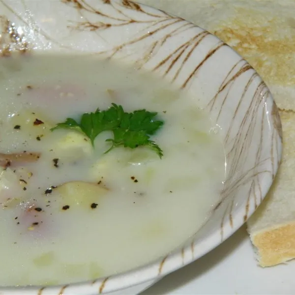 przepisy Zupa z szynką, ziemniakami i serem