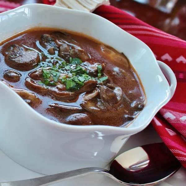 receta Soupe aux tomates et aux champignons